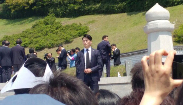 문재인 대통령 새로운 경호원 | 인스티즈