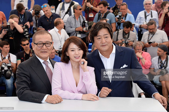 오늘자 칸영화제 천우희 안올라온거같은짤위주로.jpg | 인스티즈