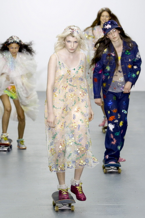 Ashish 아쉬쉬 2016 S/S RTW 컬렉션 | 인스티즈