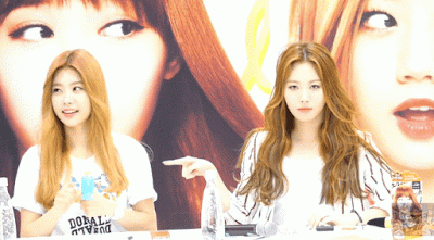 사이좋은 유라와 소진.jpgif | 인스티즈