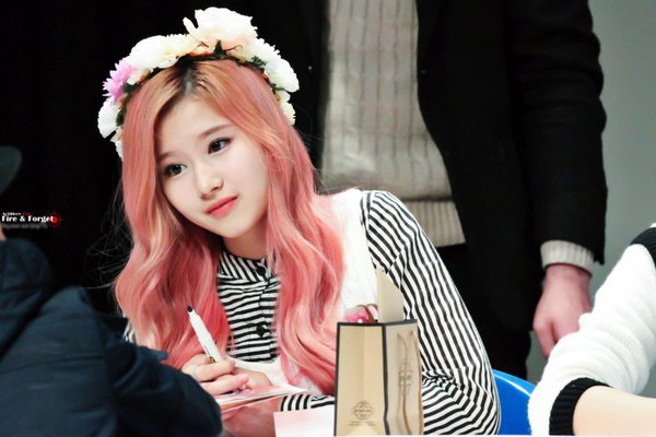 마리텔 미모 열일하는 사나.gif | 인스티즈