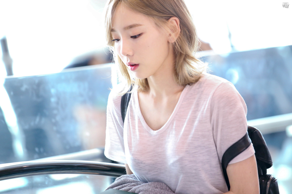 출국하는 태연 .jpg | 인스티즈