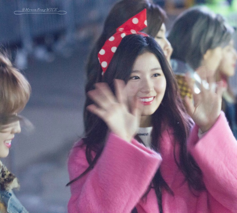 확실히 살찐 오늘자 사나.gif | 인스티즈
