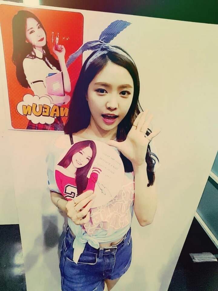 여리여리한 손나은 | 인스티즈