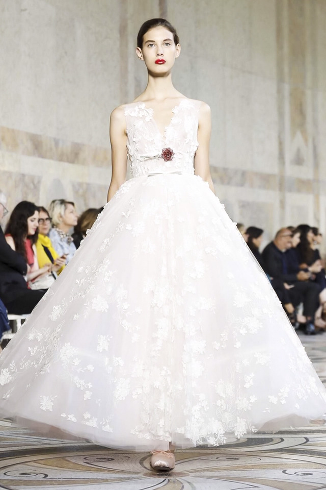 2018 S/S Giambattista Valli 오뜨꾸뛰르 컬렉션 | 인스티즈