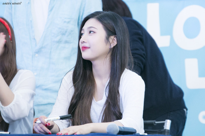 갈수록 예뻐지는 레드벨벳 조이.jpgif | 인스티즈