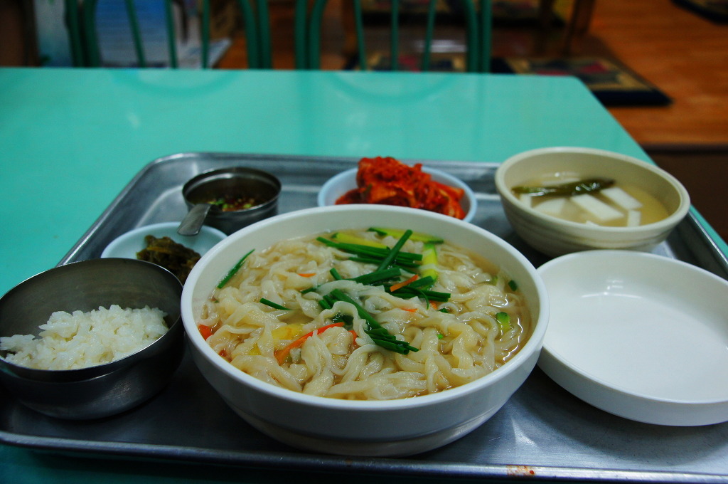 시장칼국수 이미지