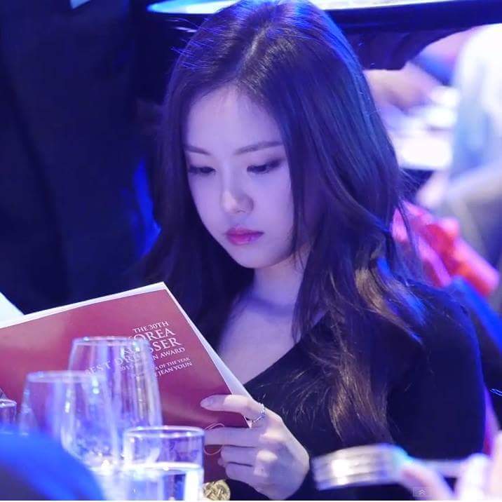 저고리 고름 말아쥐고서 누굴 기다리나 낭랑 나은이 | 인스티즈