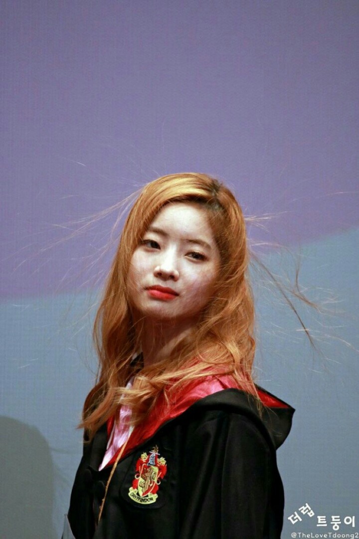 [트와이스] 사나의 과학실험에 실험체가 된 다현이 | 인스티즈