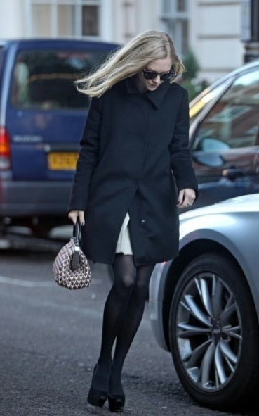 내츄럴함이 느껴지는 아만다 사이프리드 사복 모음 | 인스티즈