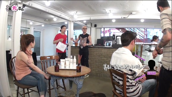 지나가던 길에 자꾸 방송 출연하는 아이돌 | 인스티즈
