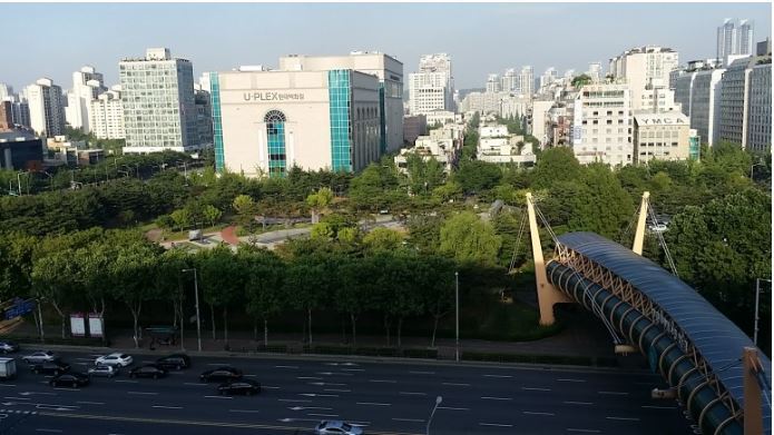 경기도 어느 도시의 크고 아름다운 버스 터미널.jpg | 인스티즈