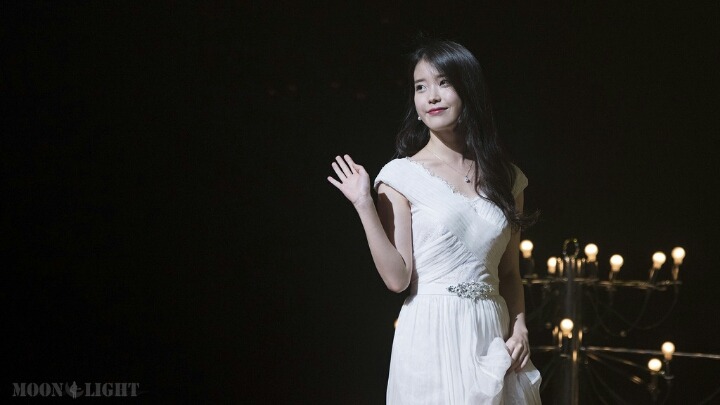 순백의 아이유.jpg | 인스티즈