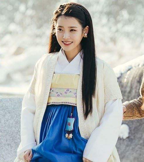 아이유 사진&움짤모음 자료짱많음!! | 인스티즈