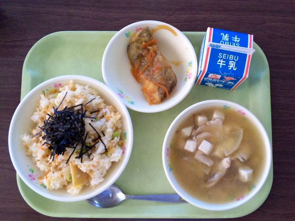 일본의 일반적인 학교 급식.JPG | 인스티즈