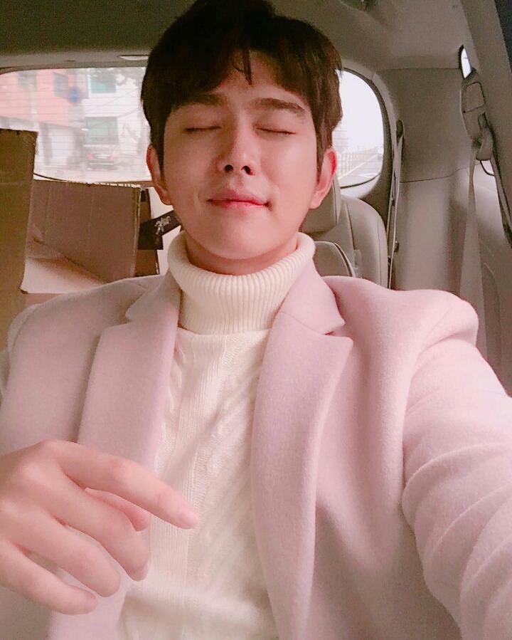 이정미 헌법재판관님 힘내세요. 남자 사진만 (데이터주의) | 인스티즈