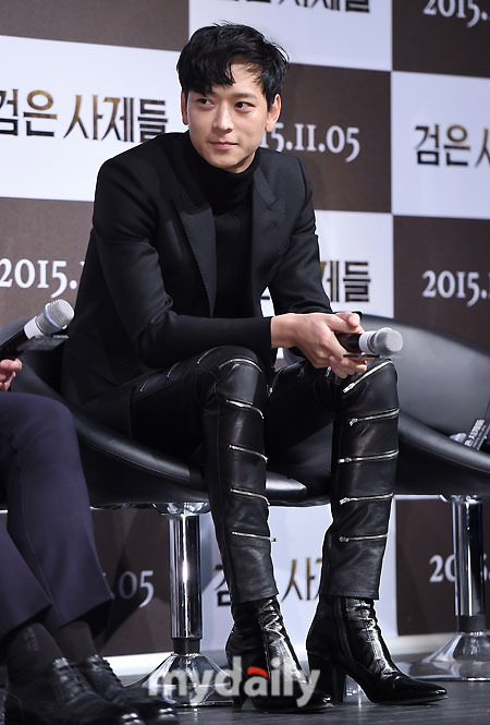 오늘자 ㅎㄷㄷ한 강동원 패션.jpg | 인스티즈