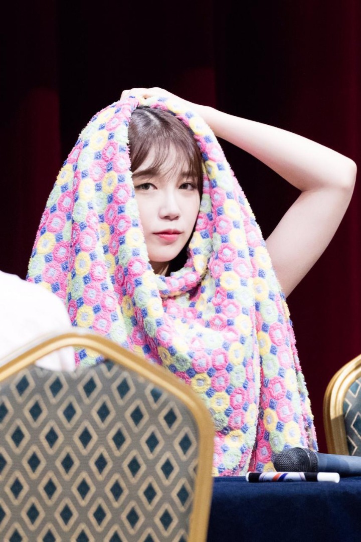 [에이핑크] 어젯자 노량진의 정은지 .jpg (데이터주의) | 인스티즈