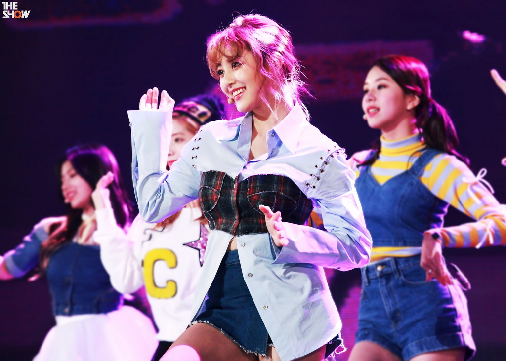 트와이스 화보 수준.jpg (24장) | 인스티즈