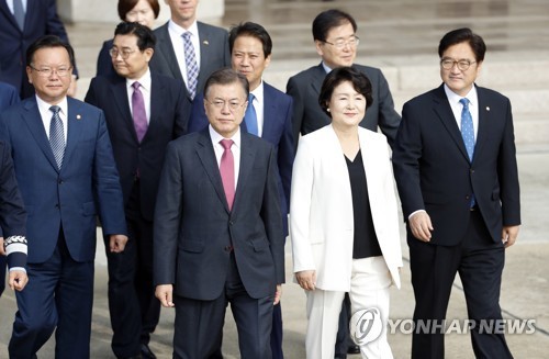 문재인 대통령님 내외 독일 출국 사진 | 인스티즈