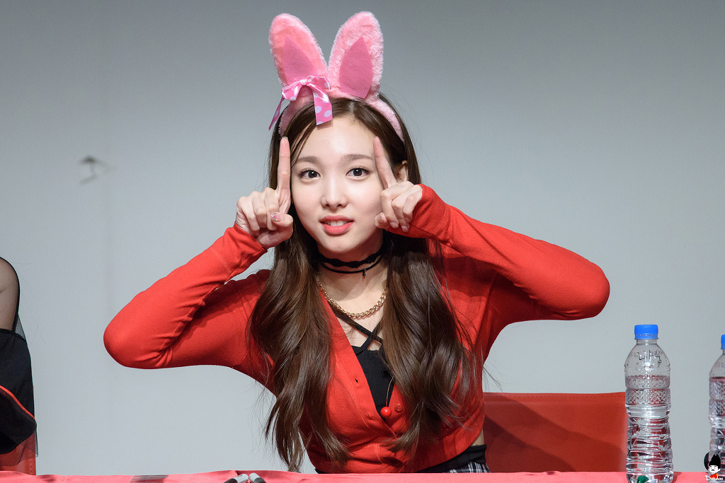 트와이스 최근 고화질 대포사진 직찍.jpg | 인스티즈