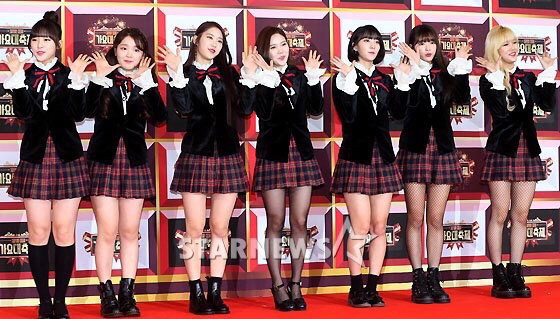 블랙핑크 의상이랑 매우 비슷한 어제자 오마이걸 | 인스티즈