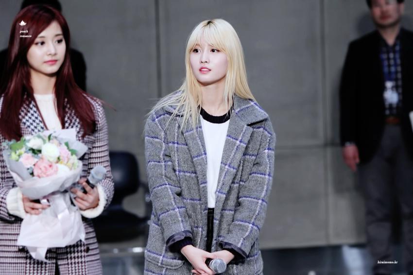 [트와이스] 시크한줄 알았는데 빙구미 쩌는 모구리 모모 짤모음.jpg | 인스티즈