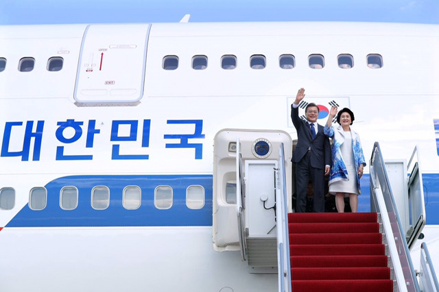김정숙 여사님의 1가지 원피스로 돌려입기 | 인스티즈