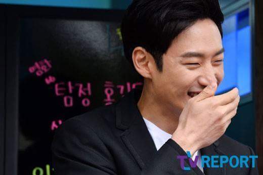 이제훈의 팬과 츄러스 먹기게임 대참사.jpg | 인스티즈