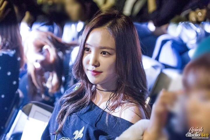 손나은의 어깨라인.jpgif | 인스티즈