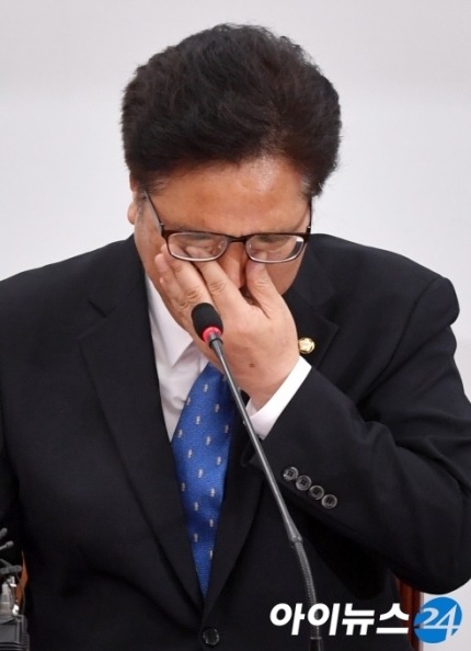 야당에 반대에 답답해서 우는 우원식 원내대표님JPG | 인스티즈