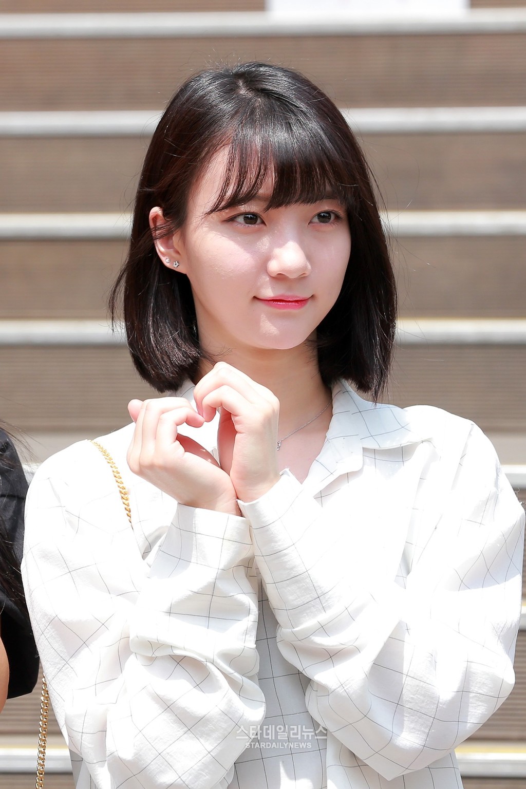 유담보다 유빈(오마이걸 비니) | 인스티즈