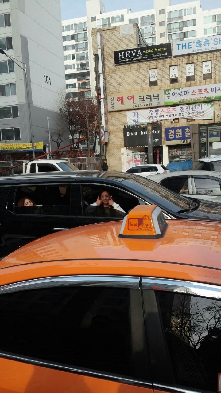 오늘자 블랙핑크 지수 퇴근길.gif + 직찍 | 인스티즈