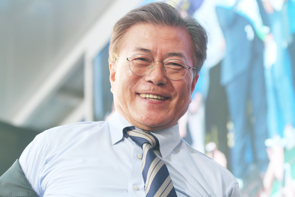 [문재인] 신촌에서 찍은 잘생긴 이니라오 | 인스티즈