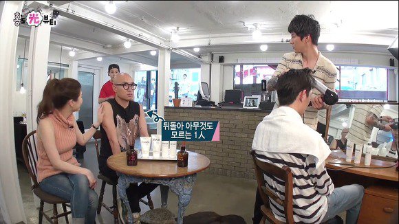  지나가던 길에 자꾸 방송출연하는 아이돌.jpg | 인스티즈