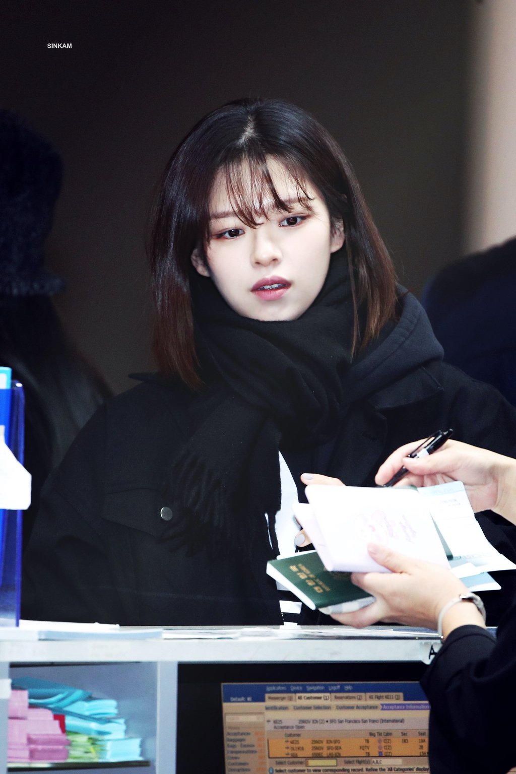 공항을 런웨이로 만드는 정연이의 출입국 | 인스티즈