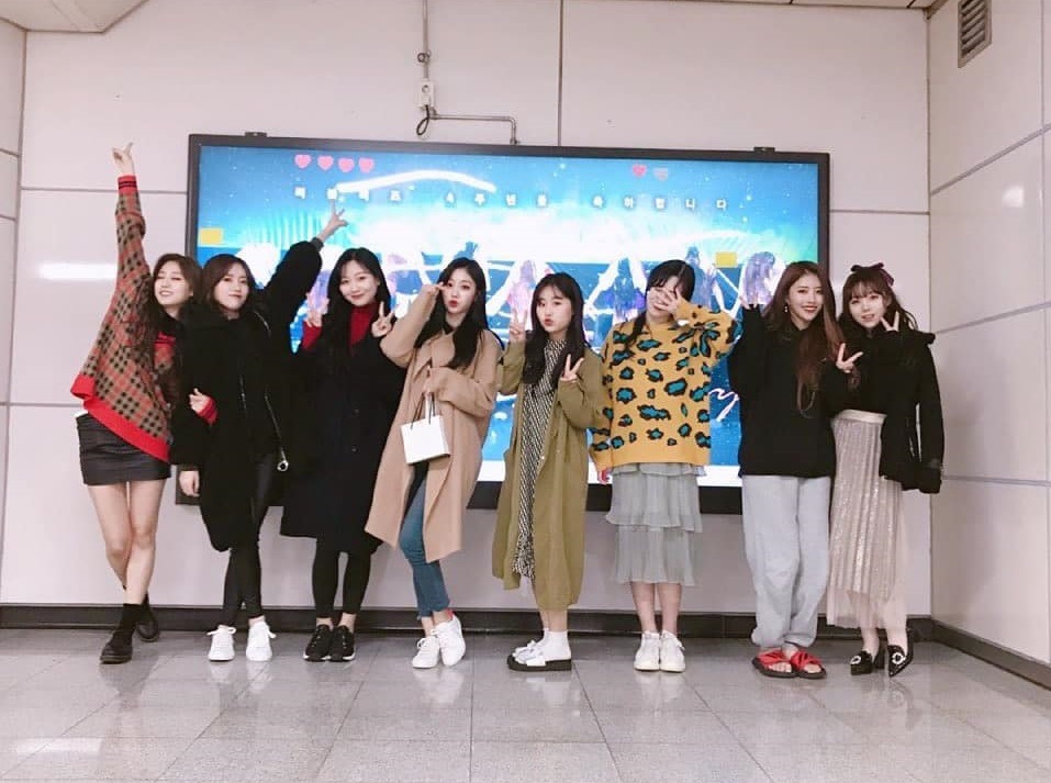 데뷔 4주년 축하 전광판가서 인증 남긴 러블리즈.jpg | 인스티즈