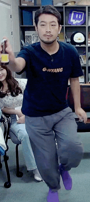 은근 타고난 춤선 보유자.gif | 인스티즈