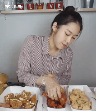 오마이걸 지호 먹성.gif | 인스티즈