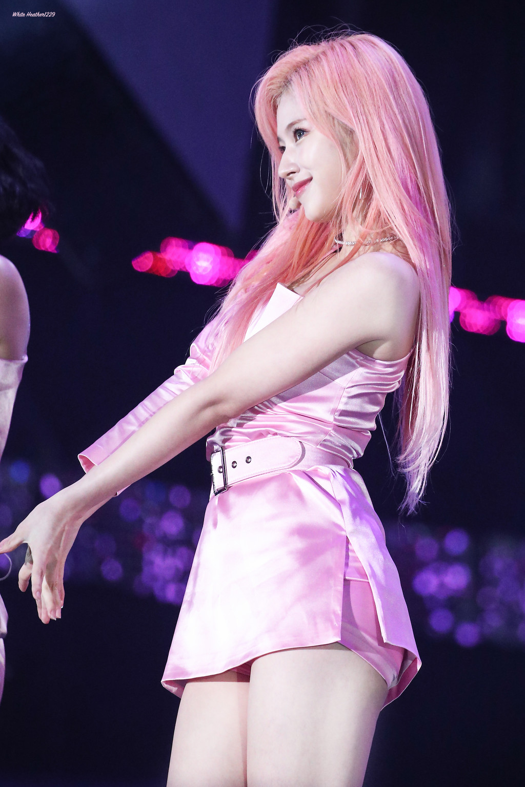 오늘이 생일인 트와이스 사나.jpgif (335장) | 인스티즈