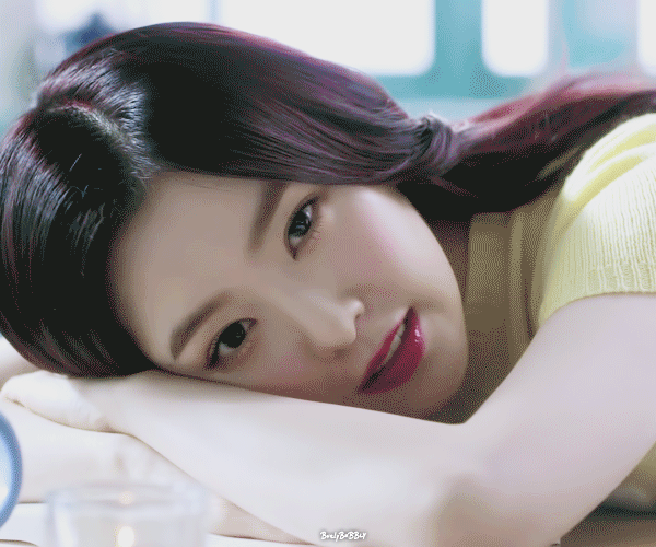 특유의 분위기를 갖고 있는 아이린.jpgif | 인스티즈