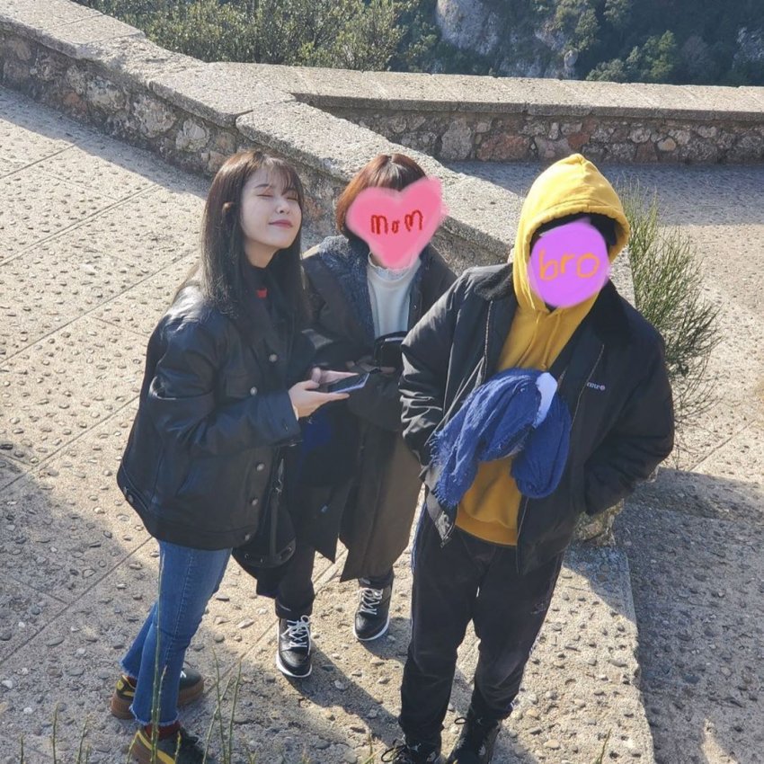 스페인 여행중 아이유 인스타 업데이트 | 인스티즈
