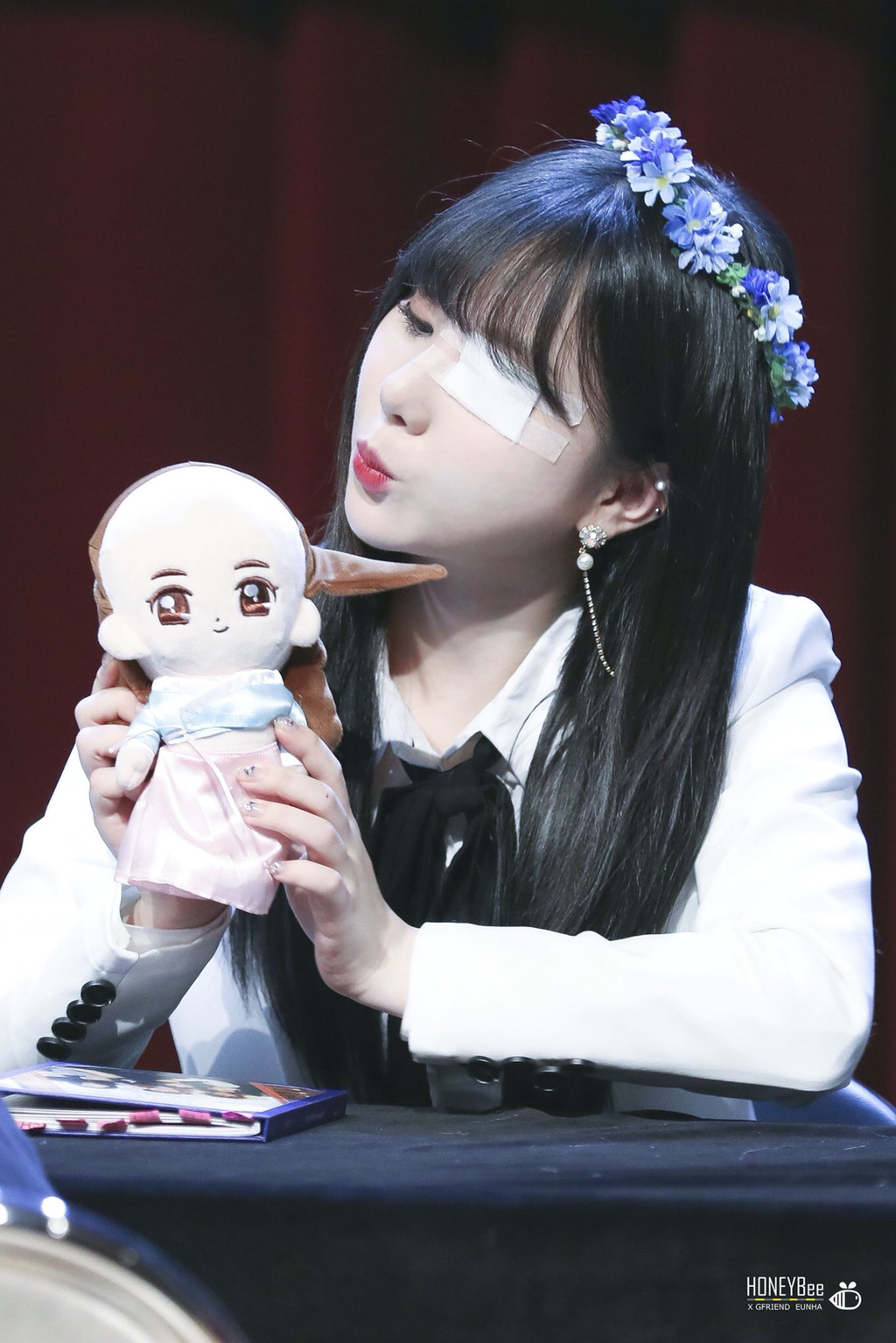 [여자친구] 주문한 와칸다 여권 케이스가 도착해서 은하 | 인스티즈