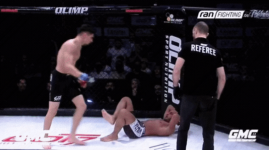 만화에서 나올법한 파운딩 ㄷㄷㄷㄷㄷ | 인스티즈