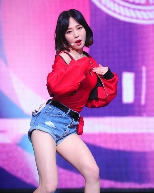은근 섹시한 민아 | 인스티즈