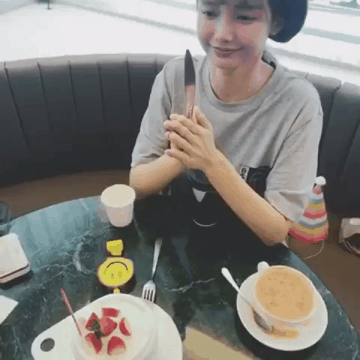 하연수 생일.gif | 인스티즈