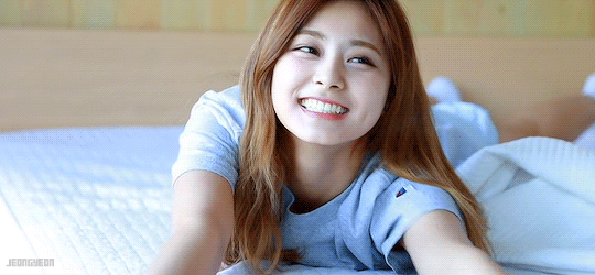 침대위 쯔위 | 인스티즈