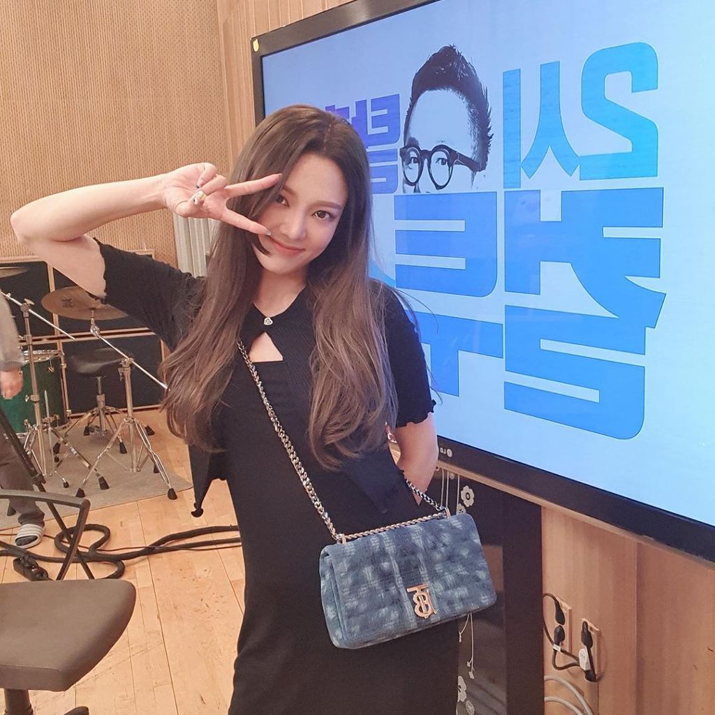 9942EF355F22DF4D266877