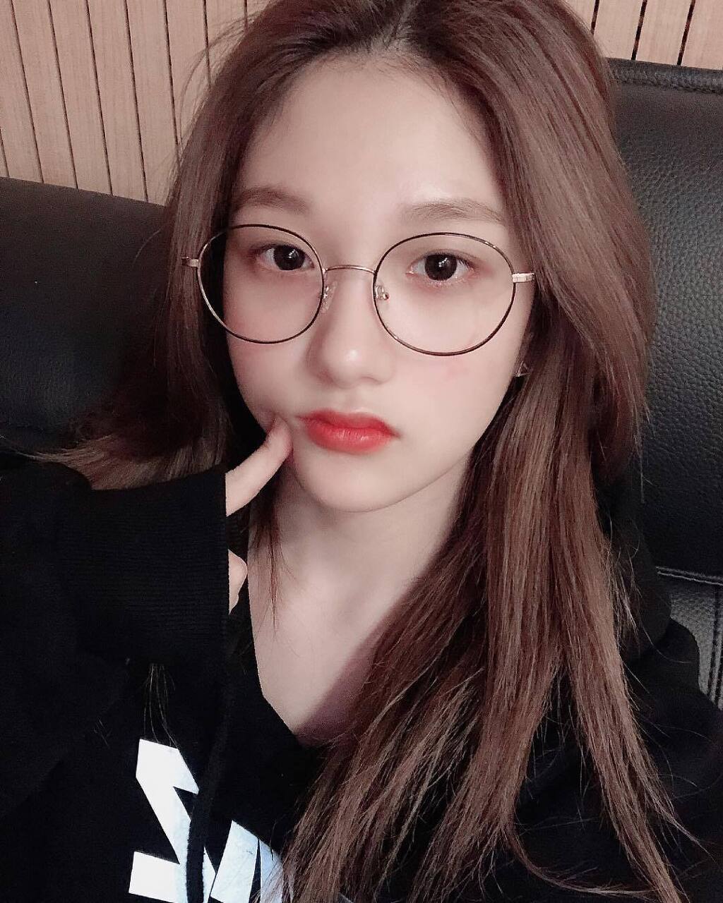 안경이 잘어울리는 프로미스나인 이서연 | 인스티즈