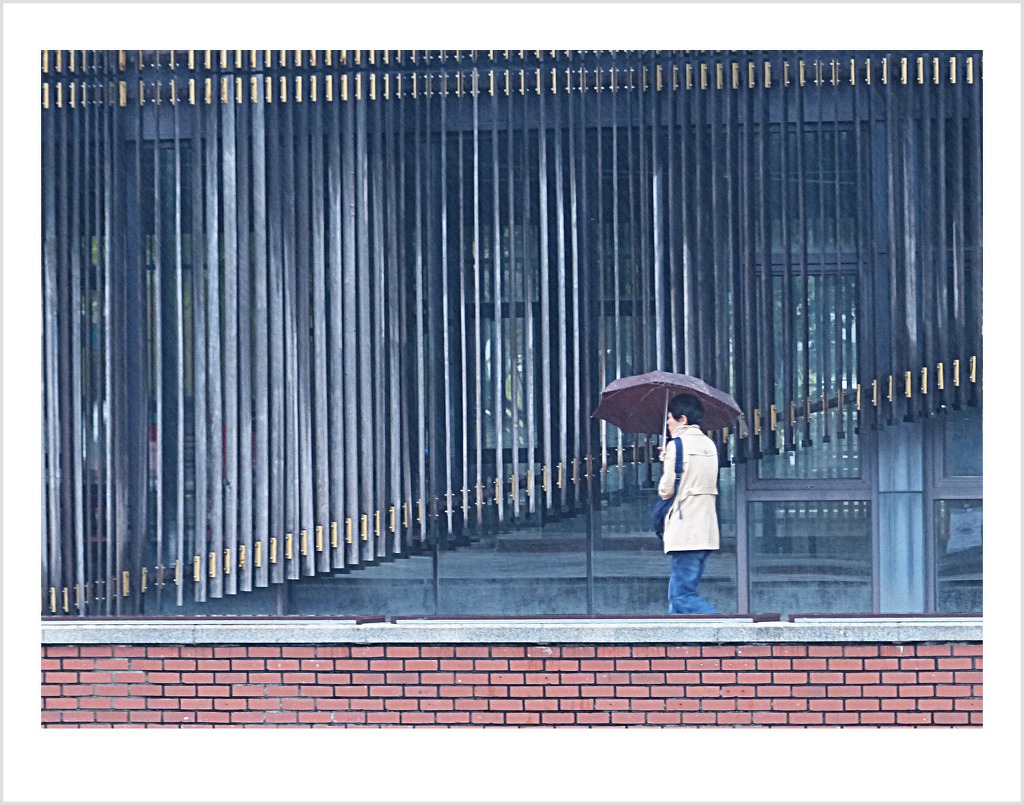 우산속 이미지